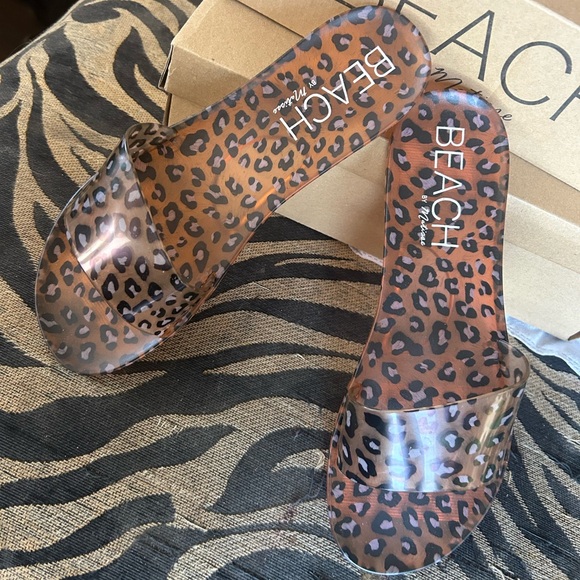 Beach by Matisse leopard slide sandals - Picture 4 of 4